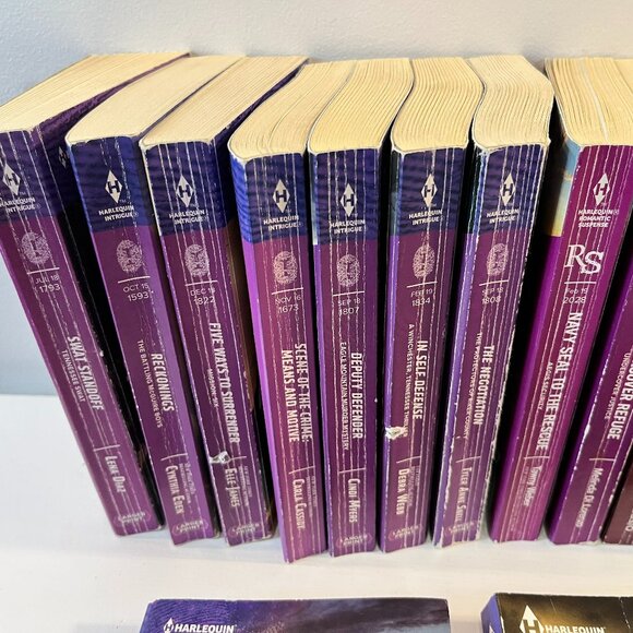 Lot of 20 Paperback "Harlequin Intrigue" Romance Novels - Good condition! - Picture 2 of 7